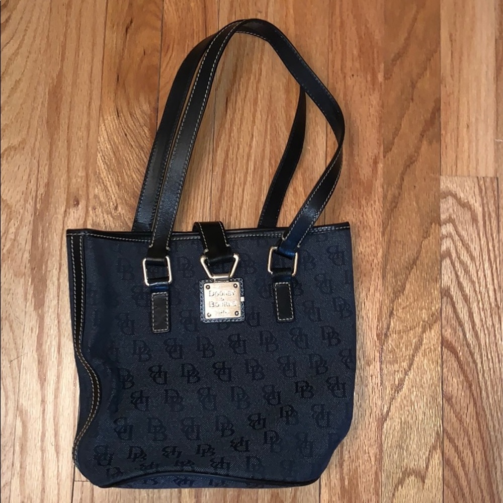 Dooney & Bourke Bucket Purse Signature Purse
